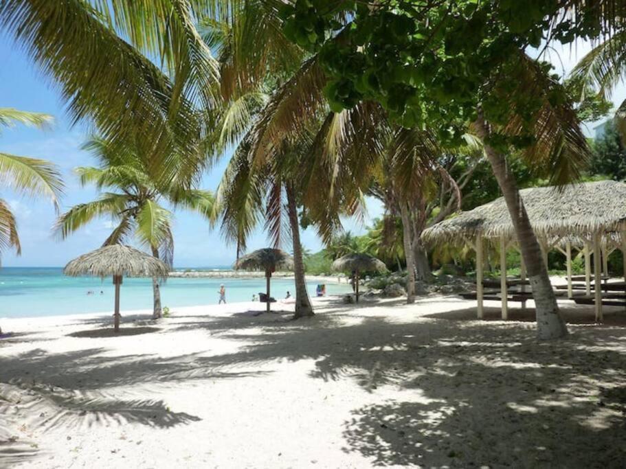 Le 35 Anse Des Rochers Saint-Francois Exterior photo